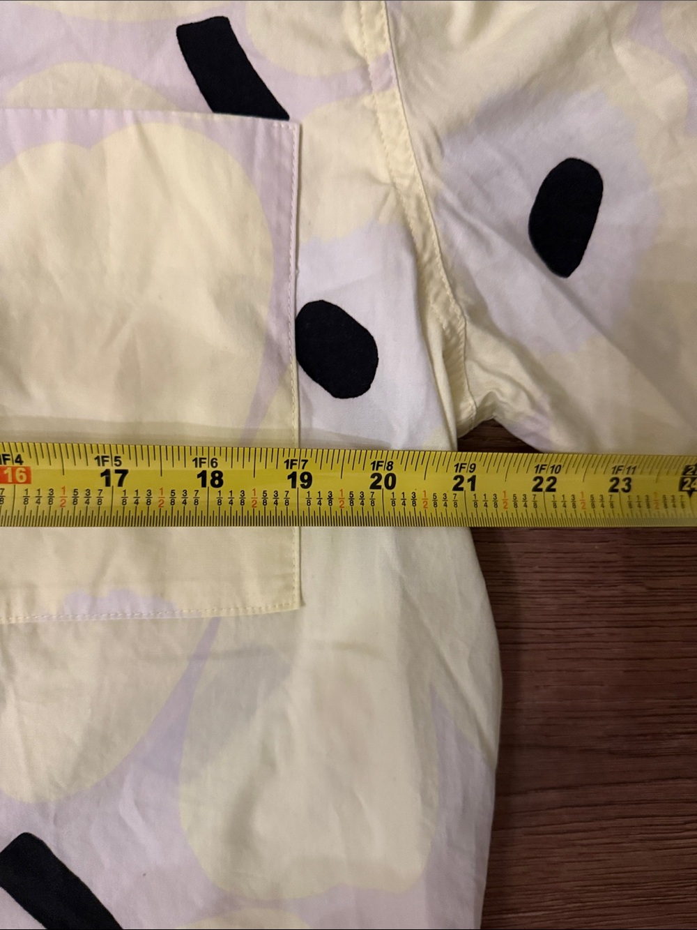 Marimekko Pale Yellow Short-Sleeve Button-Up with Black Spots Size Medium - Picture 4 of 11